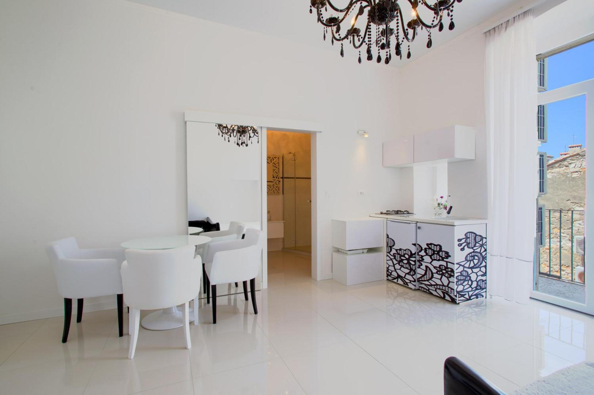 PUY Collins Apartments Center מראה חיצוני תמונה