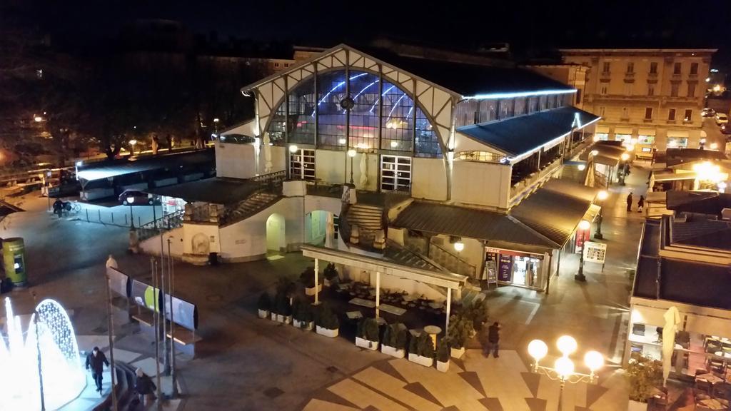 PUY Collins Apartments Center מראה חיצוני תמונה