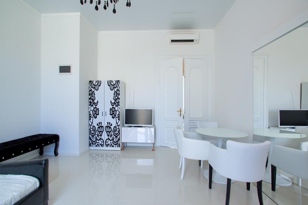PUY Collins Apartments Center מראה חיצוני תמונה